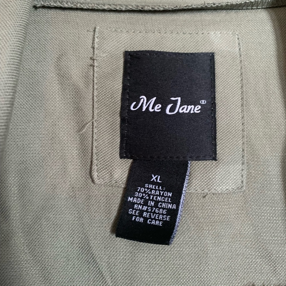 Vest - Picture 2 of 2